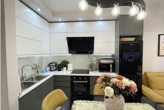 Shtepi me qera Apartament ne Tirane, 1+1, Mobilimi E mobiluar, Pagesa 900  Euro.