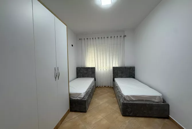 Shtepi me qera Apartament ne Tirane, 2+1, Mobilimi E mobiluar, Pagesa 800  Euro.