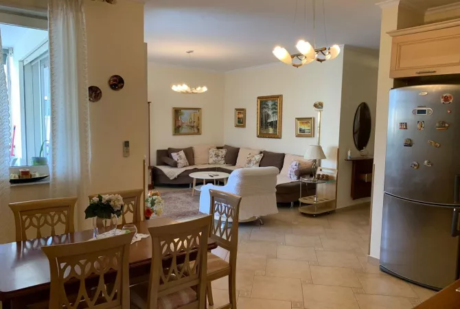 Shtepi me qera 3+1 ne Tirane - 1,000 Euro