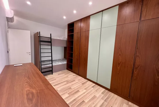 Shtepi me qera Apartament ne Tirane, 2+1, Mobilimi E mobiluar, Pagesa 1,600  Euro.