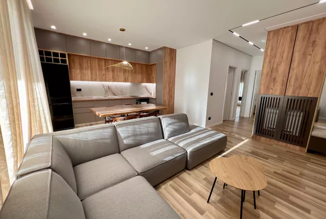 Shtepi me qera 2+1 ne Tirane - 1,600 Euro