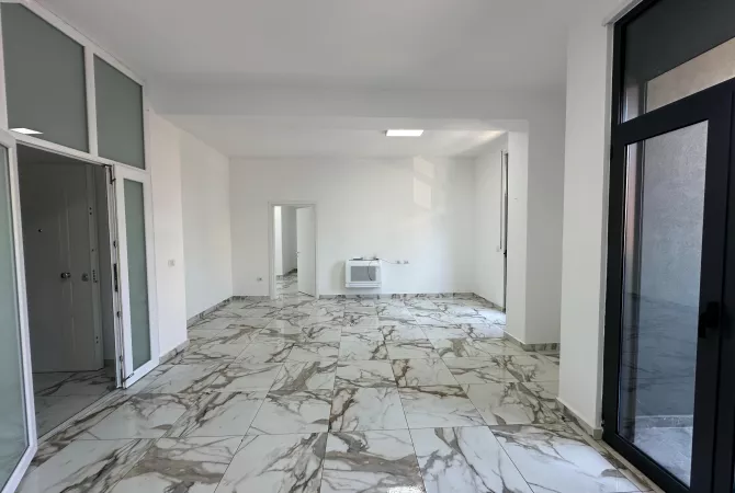 Shtepi me qera 2+1 ne Tirane - 600 Euro
