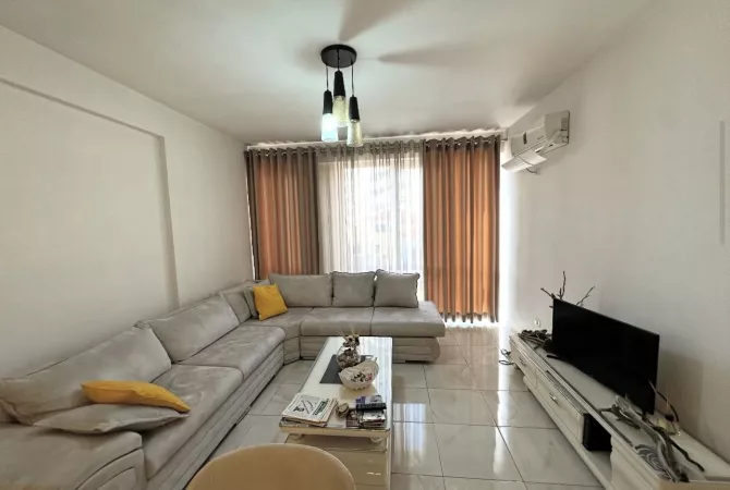 Shtepi me qera Apartament ne Tirane, 2+1, Mobilimi E mobiluar, Pagesa 100,000  Leke.