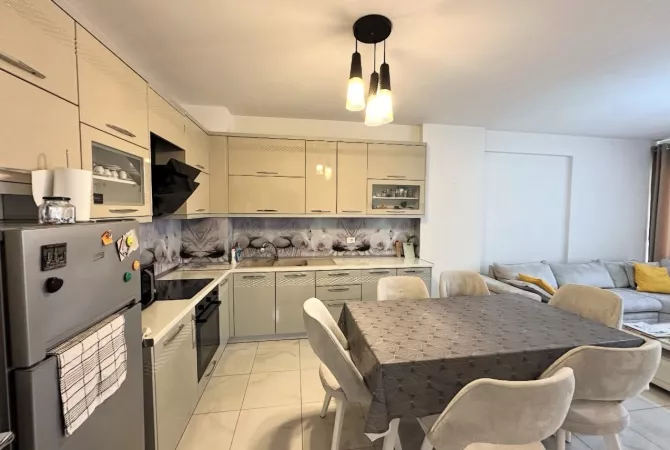 Shtepi me qera Apartament ne Tirane, 2+1, Mobilimi E mobiluar, Pagesa 100,000  Leke.