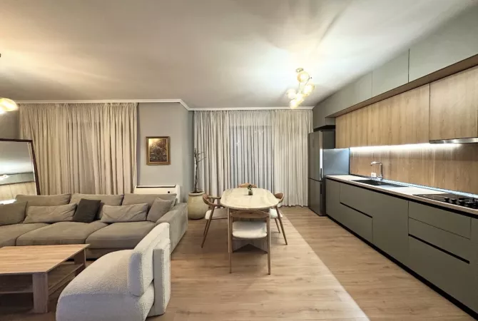 Shtepi me qera 2+1 ne Tirane - 1,300 Euro
