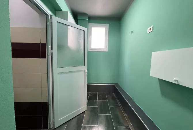 Ambient biznesi per qira tek rruba Pjeter Budi. 