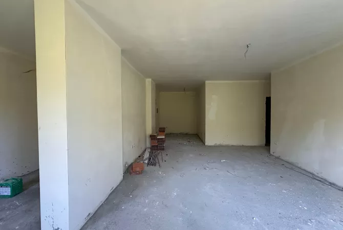 Shtepi ne shitje Apartament ne Tirane, 2+1, Mobilimi Bosh, pa mobiluar, Pagesa 219,700  Euro.