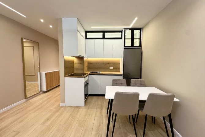 Shtepi ne shitje Apartament ne Tirane, 2+1, Mobilimi E mobiluar, Pagesa 250,000  Euro.