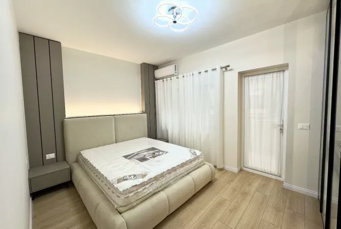 Shtepi ne shitje Apartament ne Tirane, 2+1, Mobilimi E mobiluar, Pagesa 250,000  Euro.
