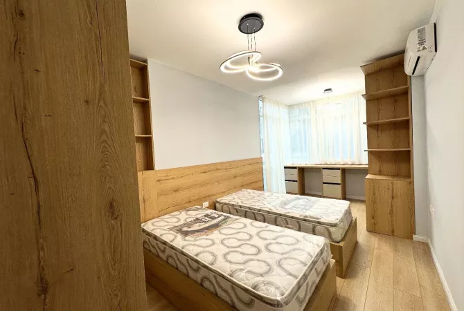 Shtepi ne shitje Apartament ne Tirane, 2+1, Mobilimi E mobiluar, Pagesa 250,000  Euro.