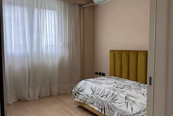 Shtepi me qera Apartament ne Tirane, 2+1, Mobilimi E mobiluar, Pagesa 65,000  Leke.