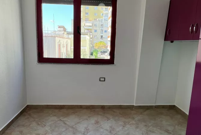 Shtepi ne shitje 3+1 ne Tirane - 128,000 Euro