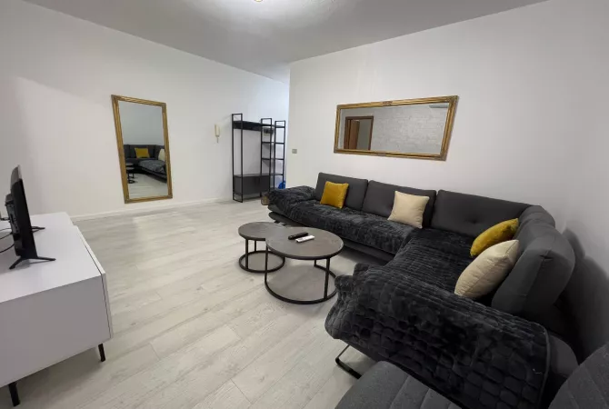 Shtepi me qera 1+1 ne Tirane - 65,000 Leke