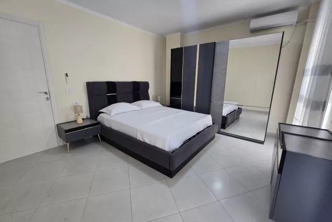 Shtepi me qera Apartament ne Tirane, 2+1, Mobilimi E mobiluar, Pagesa 850  Euro.