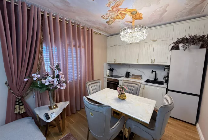 Shtepi me qera Apartament ne Tirane, 2+1, Mobilimi E mobiluar, Pagesa 1,000  Euro.