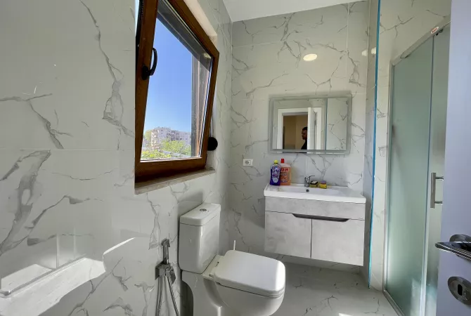 Shtepi me qera Apartament ne Tirane, 1+1, Mobilimi E mobiluar, Pagesa 500  Euro.