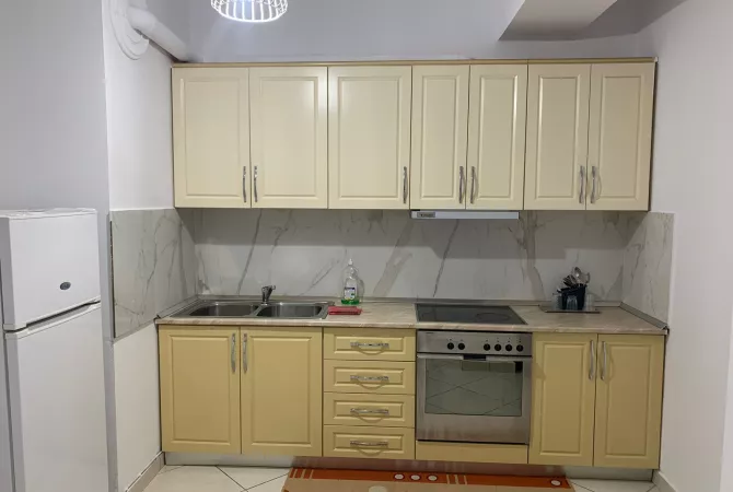 Shtepi me qera Apartament ne Tirane, 2+1, Mobilimi E mobiluar, Pagesa 600  Euro.