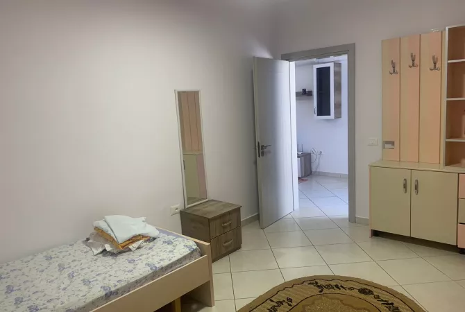 Shtepi me qera Apartament ne Tirane, 2+1, Mobilimi E mobiluar, Pagesa 600  Euro.