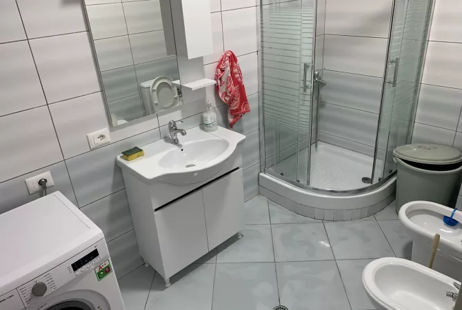 Shtepi me qera Apartament ne Tirane, 2+1, Mobilimi E mobiluar, Pagesa 600  Euro.