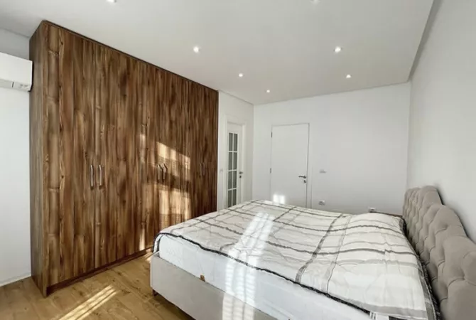 Shtepi me qera Apartament ne Tirane, 2+1, Mobilimi E mobiluar, Pagesa 1,000  Euro.