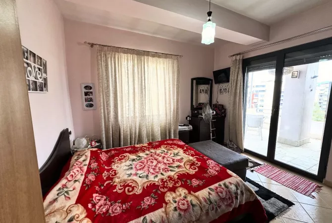 Shtepi me qera 2+1 ne Tirane - 49,000 Leke