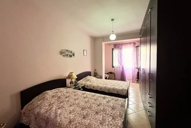 Shtepi me qera Apartament ne Tirane, 2+1, Mobilimi E mobiluar, Pagesa 49,000  Leke.