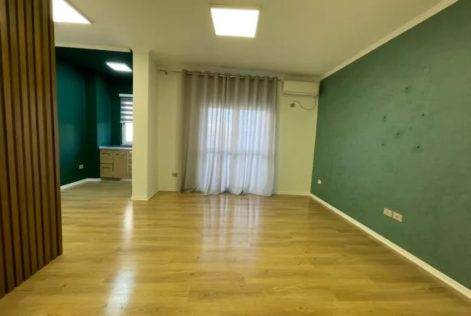 Ambient biznesi me qera 3+1 ne Tirane - 800 Euro