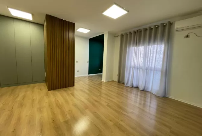 Ambient biznesi me qera 3+1 ne Tirane - 800 Euro