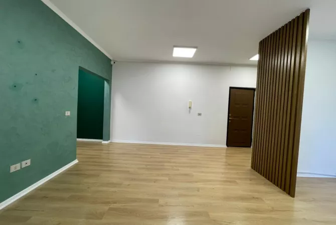 Ambient biznesi me qera 3+1 ne Tirane - 800 Euro