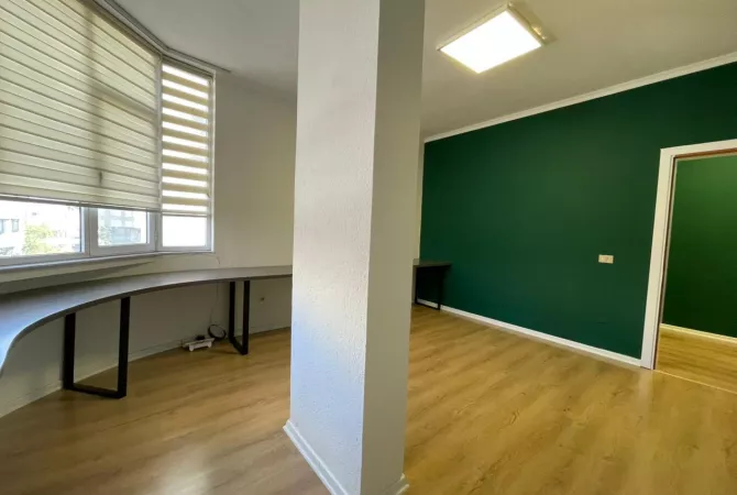 Ambient zyre per qira tek Sheshi Willson. 