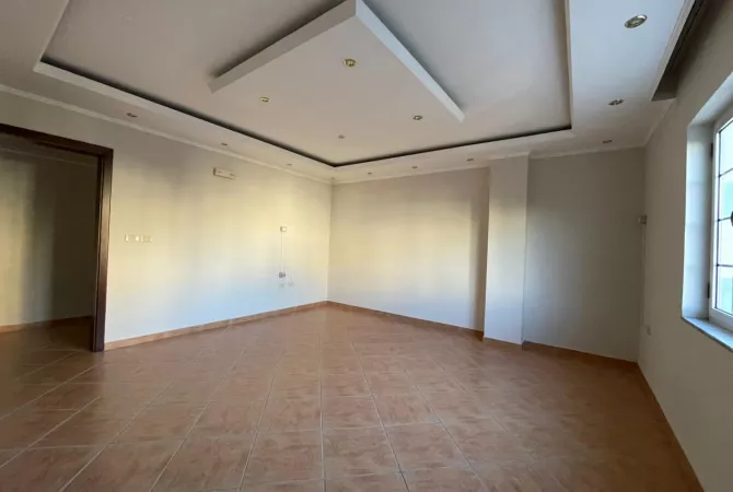 Ambient biznesi me qera 3+1 ne Tirane - 1,700 Euro