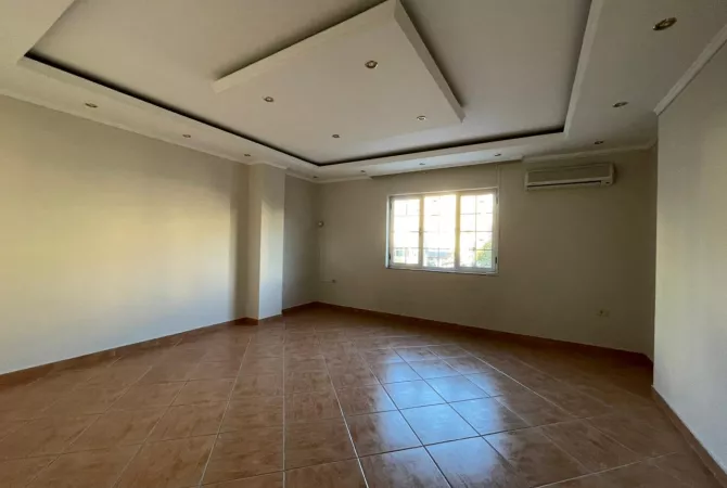 Ambient biznesi me qera 3+1 ne Tirane - 1,700 Euro