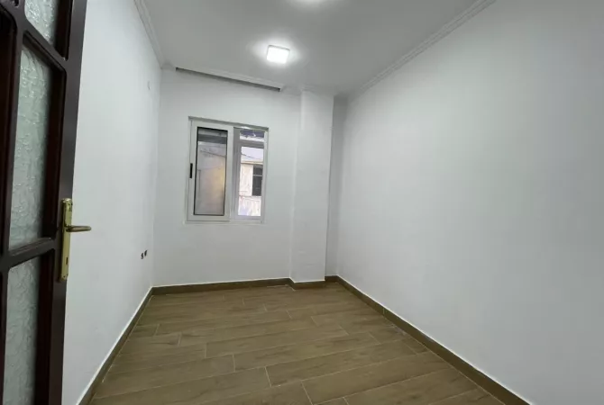 Ambient zyre per qira tek Sheshi Willson. 