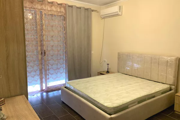 Shtepi me qera Apartament ne Tirane, 2+1, Mobilimi E mobiluar, Pagesa 50,000  Leke.