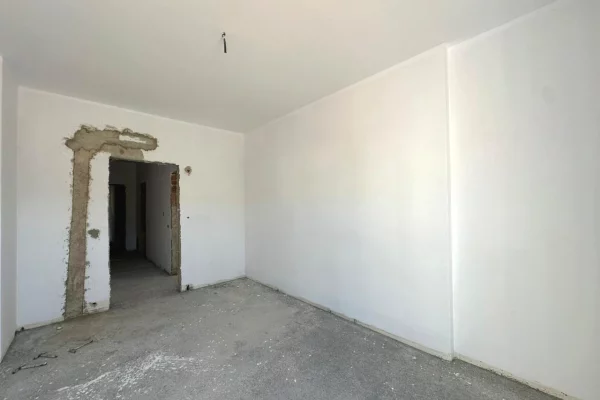 Shtepi ne shitje Apartament ne Tirane, 1+1, Mobilimi Bosh, pa mobiluar, Pagesa 215,000  Euro.