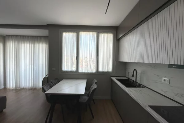 Shtepi ne shitje Apartament ne Tirane, 2+1, Mobilimi E mobiluar, Pagesa 260,000  Euro.