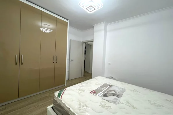 Shtepi me qera Apartament ne Tirane, 2+1, Mobilimi E mobiluar, Pagesa 800  Euro.