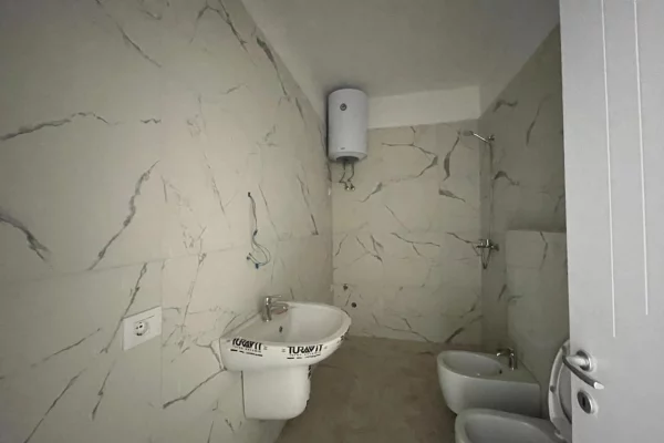 Apartment for sale in Tirana 2+1, Emty