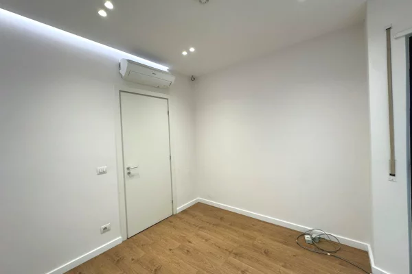 Ambient zyre per qira tek Bulevardi Zogu i Pare. 