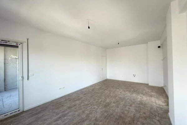 Shtepi ne shitje Apartament ne Tirane, 2+1, Mobilimi Bosh, pa mobiluar, Pagesa 91,800  Euro.