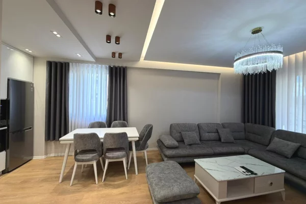 Shtepi me qera 2+1 ne Tirane - 135,000 Leke