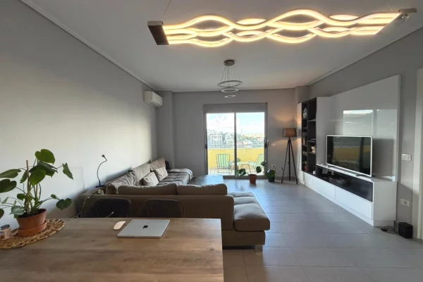 Shtepi me qera 2+1 ne Tirane - 60,000 Leke