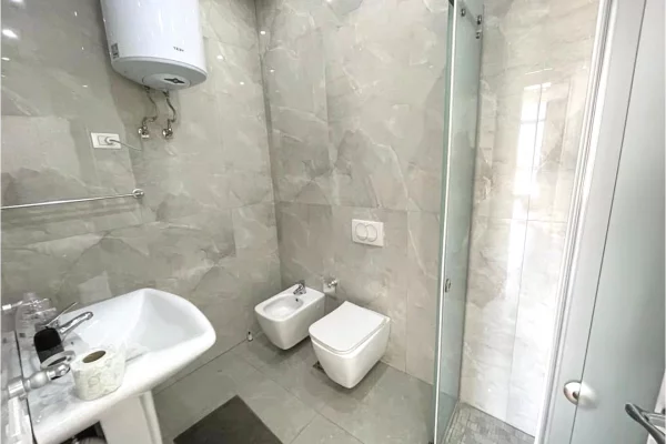 Apartment for rent in Tirana 2+1, Emty