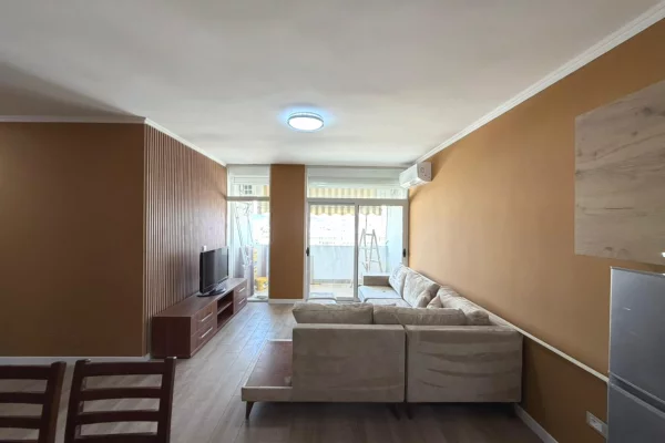 Shtepi me qera 2+1 ne Tirane - 70,000 Leke