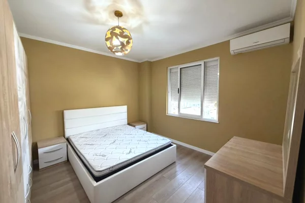 Shtepi me qera Apartament ne Tirane, 2+1, Mobilimi E mobiluar, Pagesa 70,000  Leke.