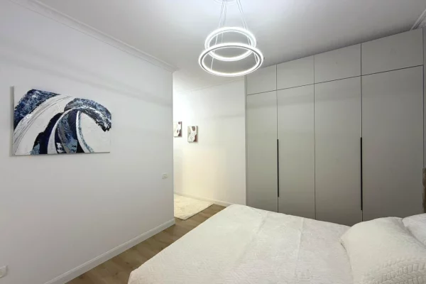 Shtepi ne shitje Apartament ne Tirane, 2+1, Mobilimi E mobiluar, Pagesa 173,000  Euro.