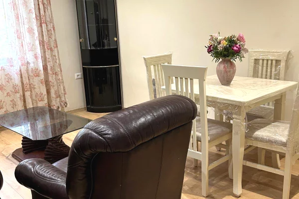 Shtepi me qera 2+1 ne Tirane - 55,000 Leke