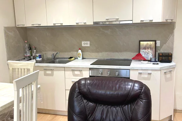 Shtepi me qera 2+1 ne Tirane - 55,000 Leke