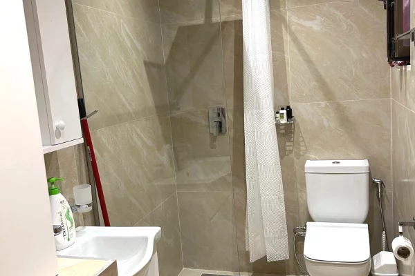 Shtepi me qera Apartament ne Tirane, 2+1, Mobilimi E mobiluar, Pagesa 55,000  Leke.