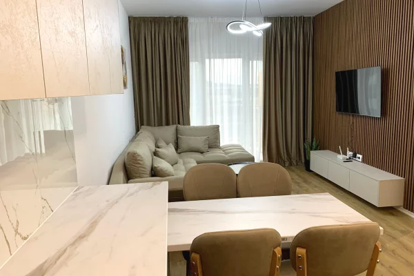 Shtepi me qera 2+1 ne Tirane - 1,000 Euro